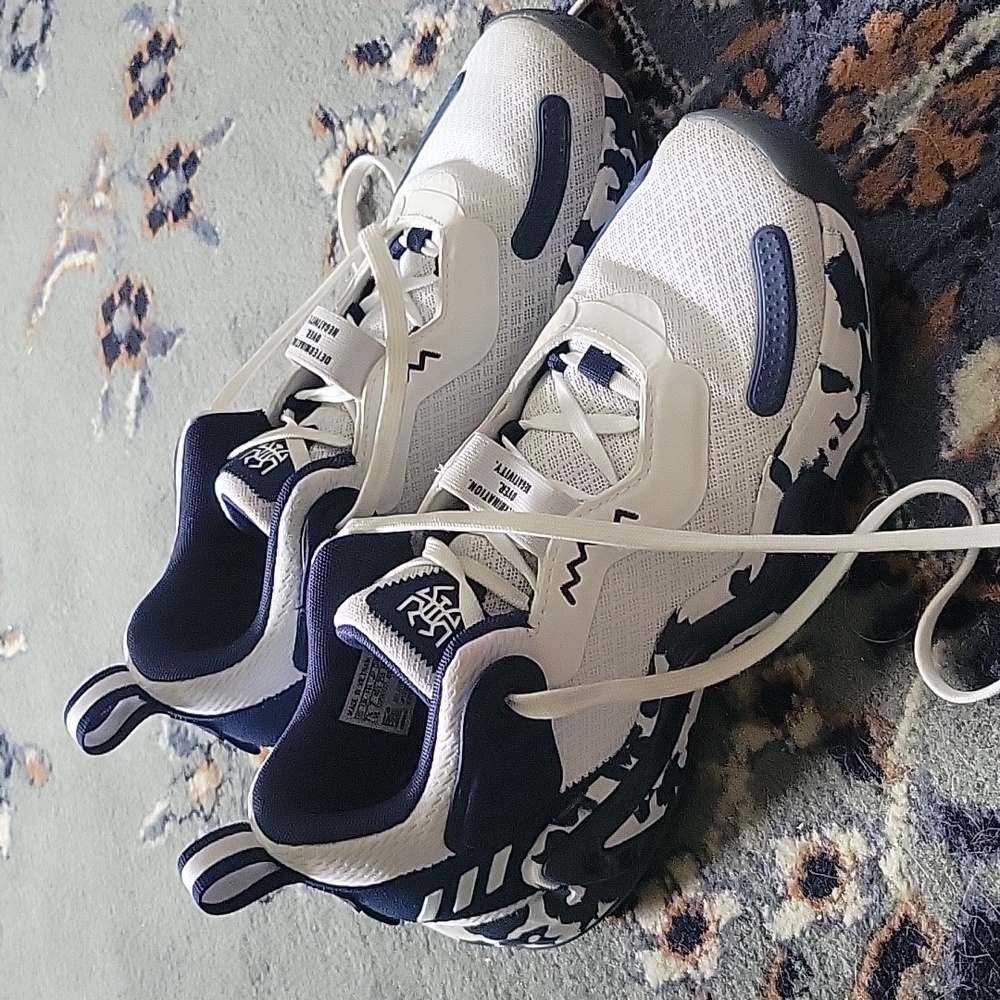 Adidas Hoops Donovan Mitchell D.O.N. Issue #3 Basketball Shoes US 7.5 - Picture 2 of 6
